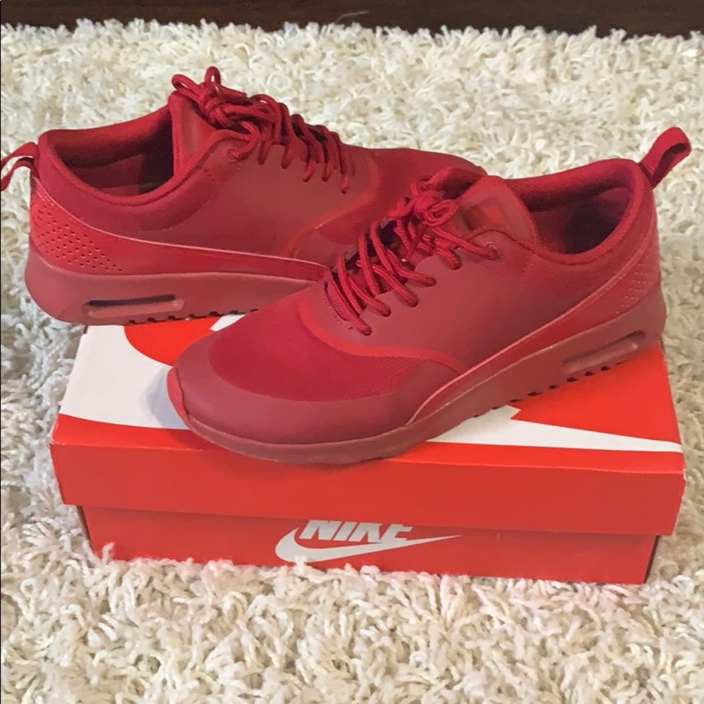 Red Nike air max Thea